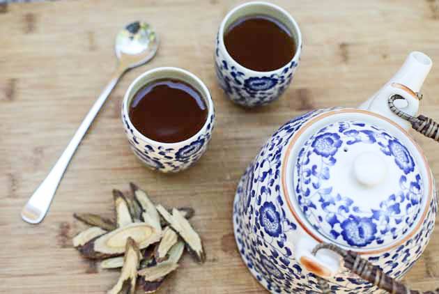 How to prepare licorice root and how to make licorice root tea to support your health naturally. Let's talk about the benefits of licorice root and how you can use it. #howtomakelicoriceroottea #licoriceroottea #licoricedrink #licoricetearecipe #benefitsoflicoriceroot