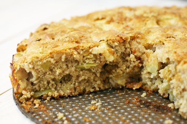 A look inside the apple cake. 