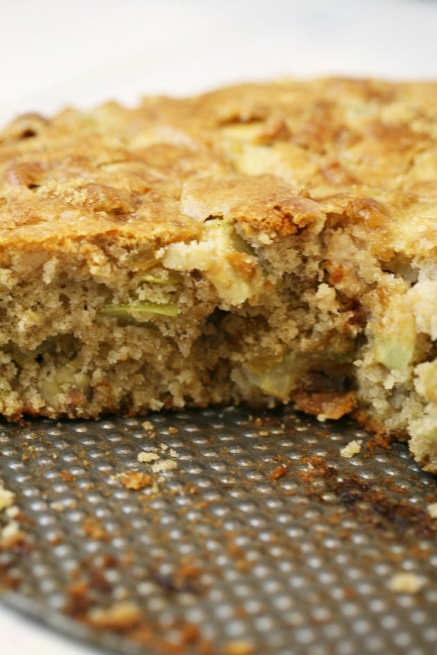 Easy Apple Cake Recipe