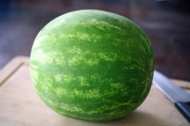 Here is an easy way to cut a watermelon! 