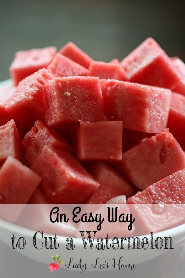 Here is an easy way to cut a watermelon! 