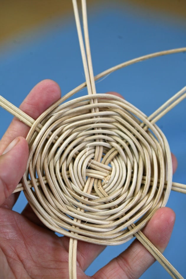 how to weave a basket