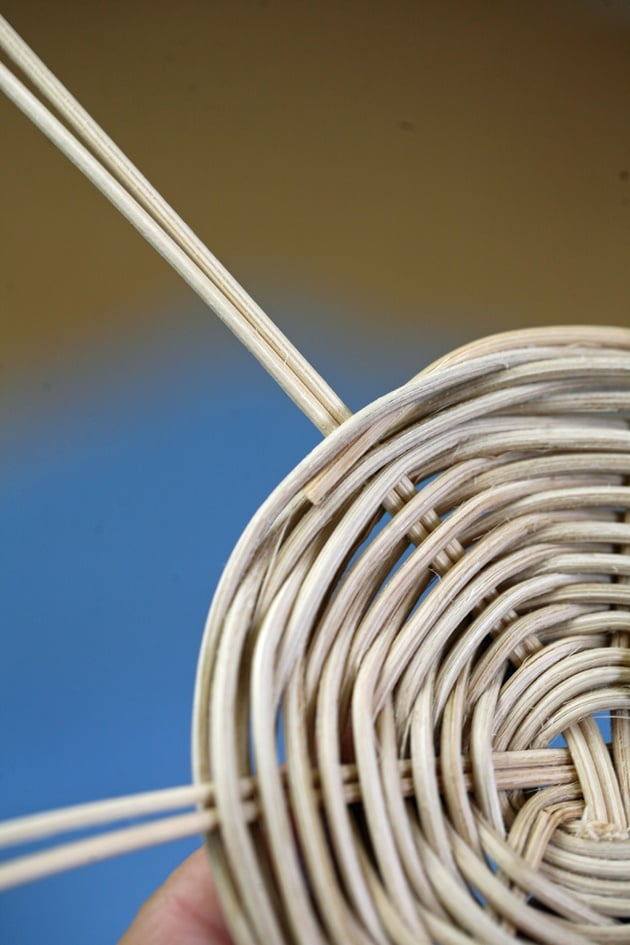 How to Weave a Basket - tacking ends.