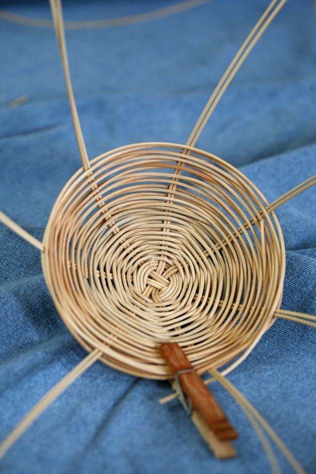 How to Weave a Basket - Lady Lee's Home