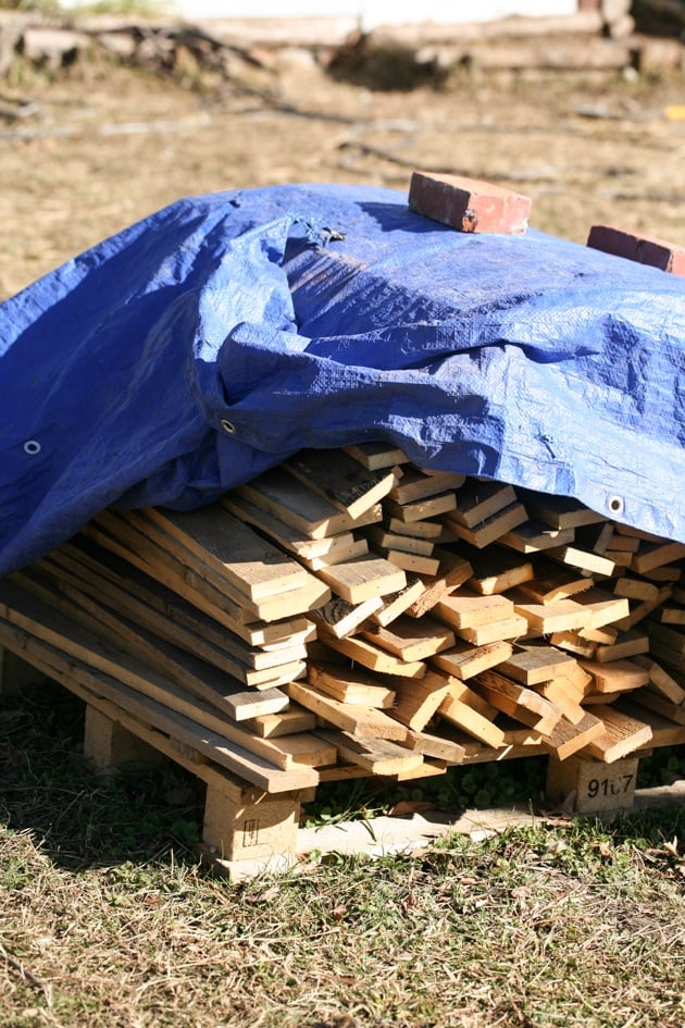 A pile of pallet wood planks.