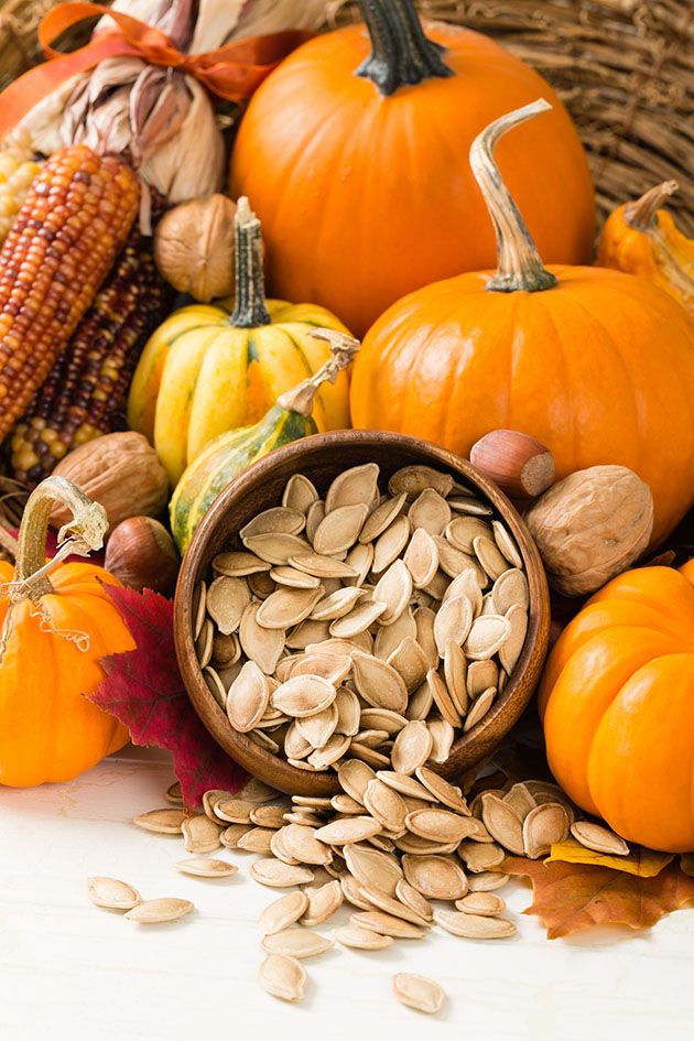 Discover 15 amazing pumpkin seeds health benefits. There are so many reasons why you should add pumpkin seeds to your diet! Lower the risk of diabetes, sleep better, prevent kidney stones, support the digestive system, and so much more! #seedspumpkin #pumpkinseedsbenefits #healthysnacks #pumpkinseedsnutrition #pumpkinseedshealth #pumpkinseeds #easysnacks #pumpkins #fallrecipes #falldishes #pumpkinseedsideas