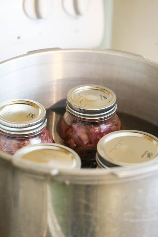 Canning meat in the pressure canner