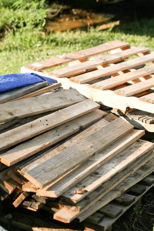 A pile of pallet wood.