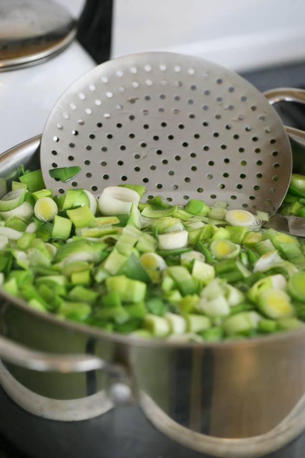 Leeks in boiling water