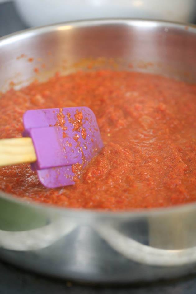 Red pepper paste cooking