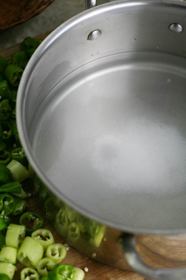 Making the pickling liquid.