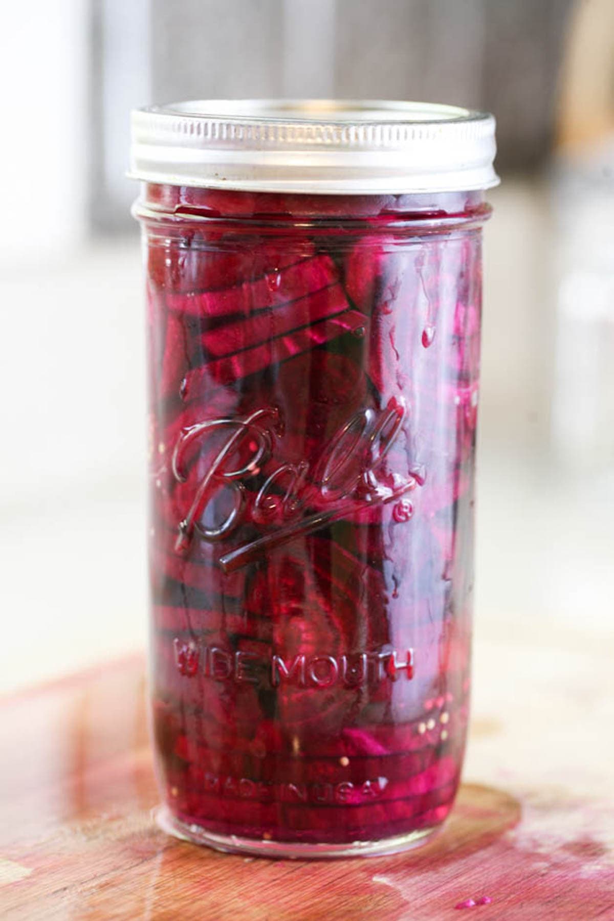 Closing the jar and letting the beets ferment