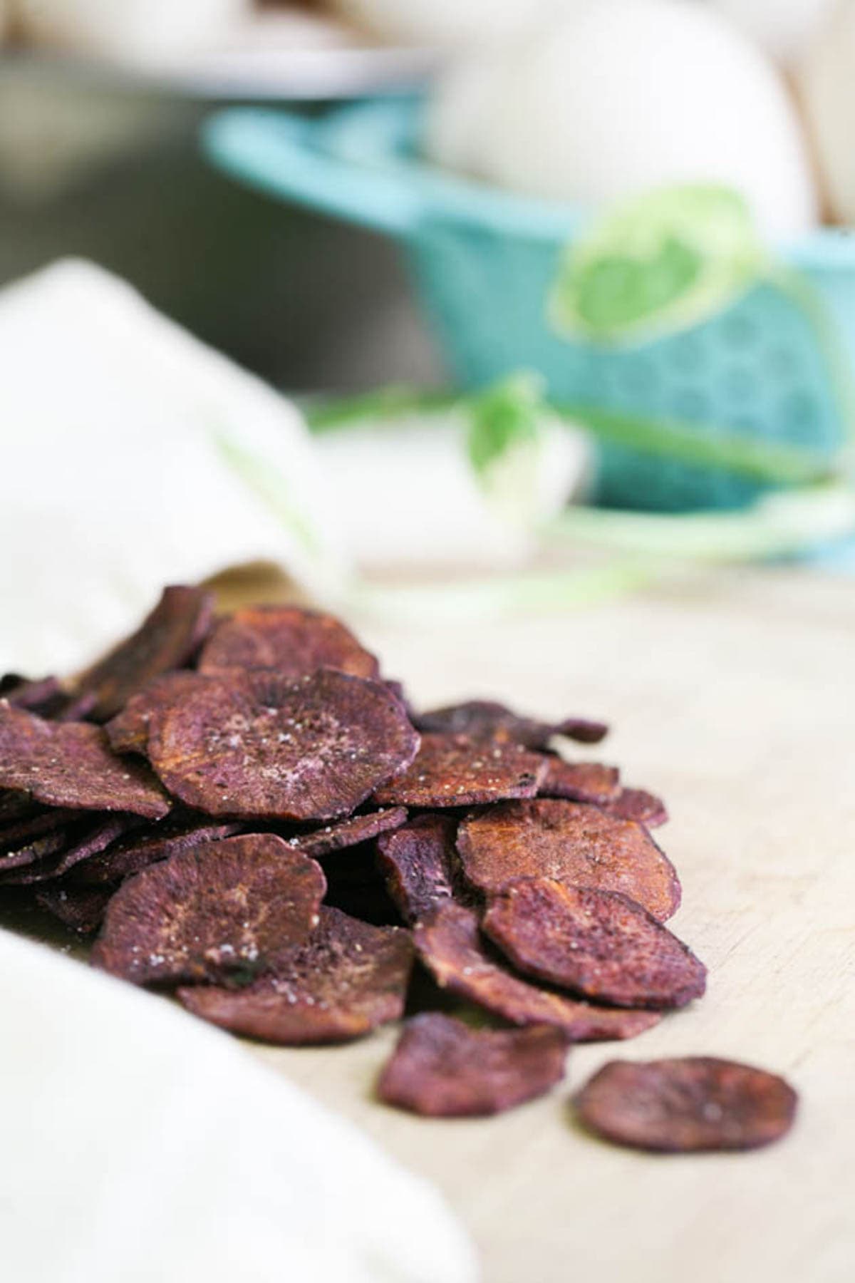 https://ladyleeshome.com/wp-content/uploads/2021/10/purple-sweet-potato-chips-recipe-7.jpg