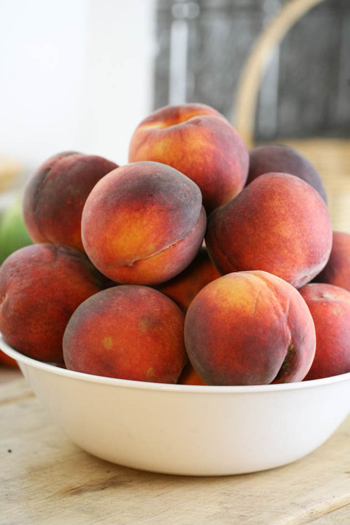 fresh peaches in a bowl