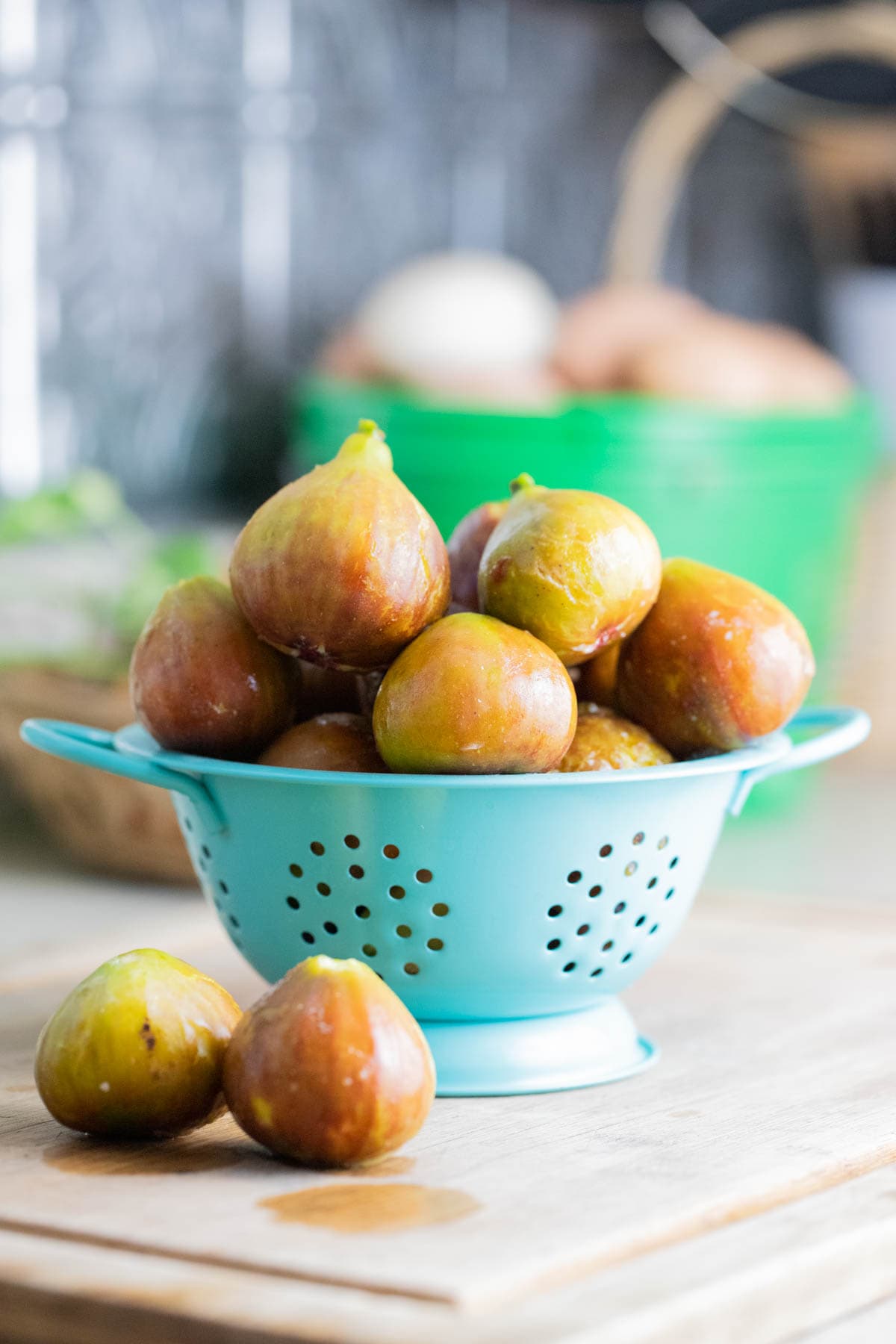 fresh figs in a bowl.