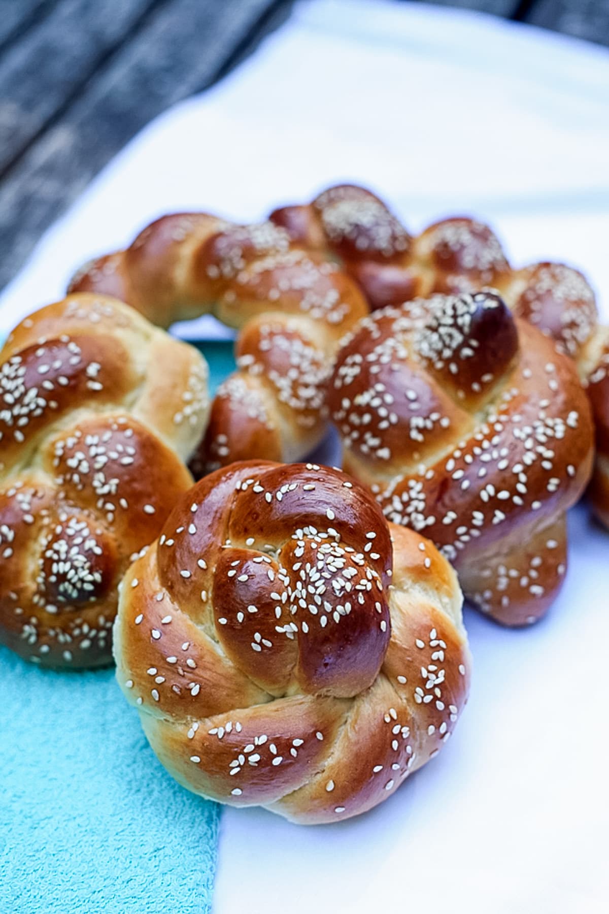 different designs of challah buns