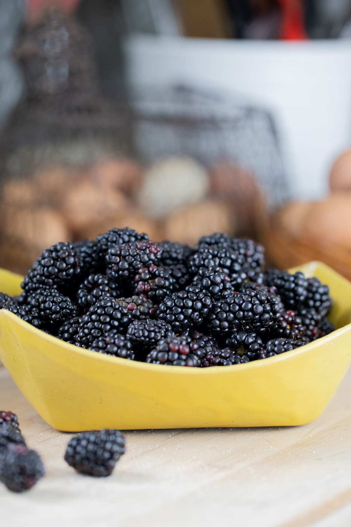 fresh blackberries in a bowl