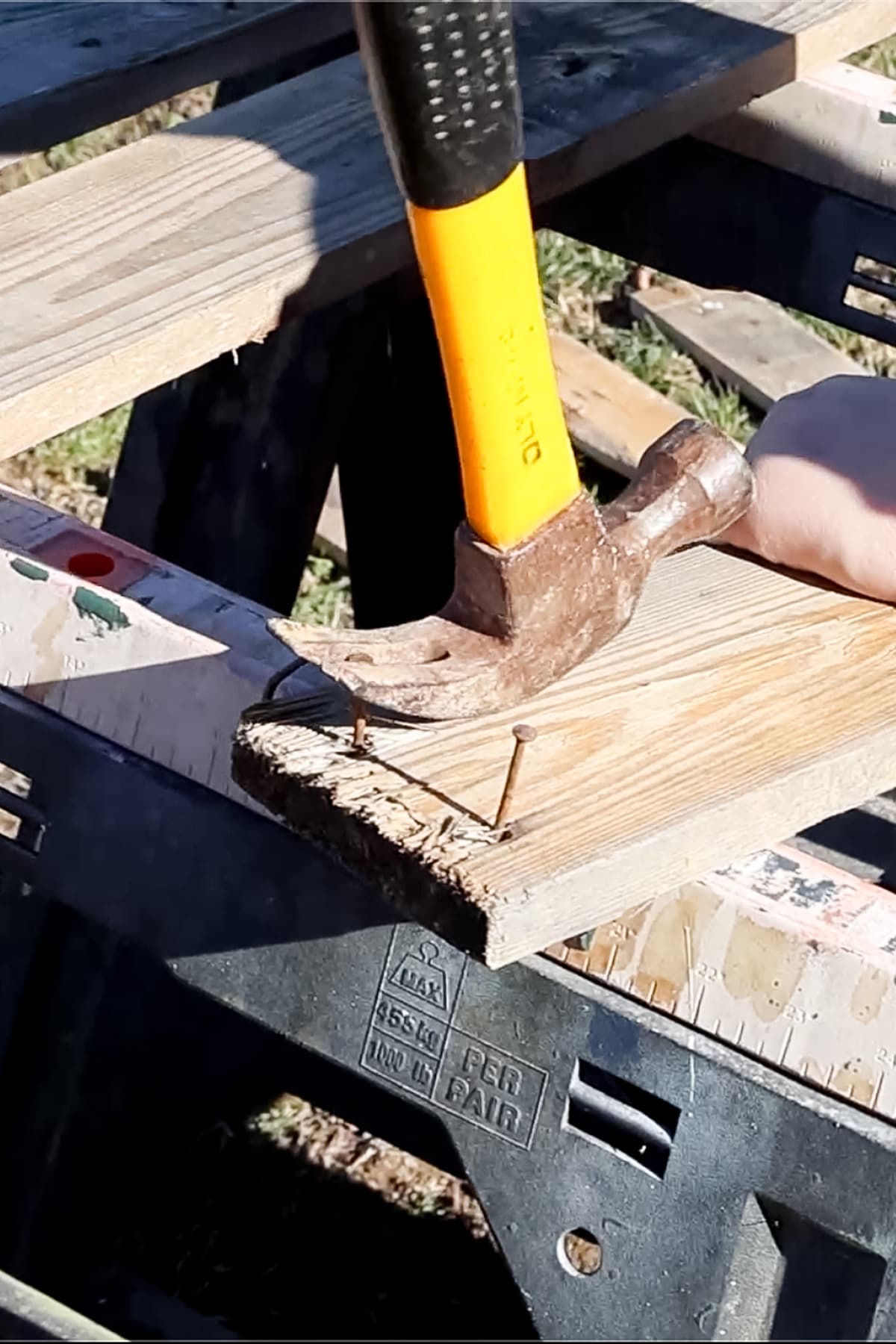 removing nails from pallet wood