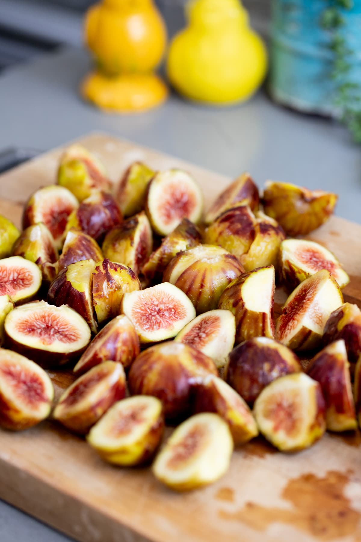 fresh figs ready for cooking