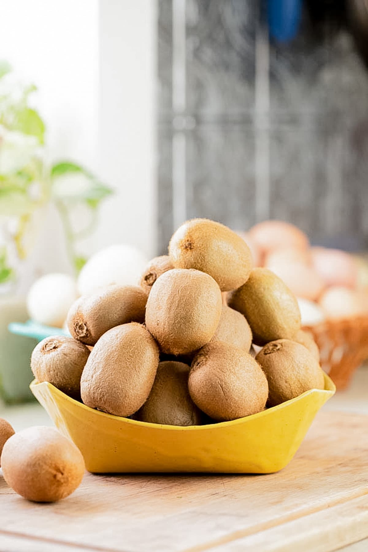fresh kiwi in a bowl