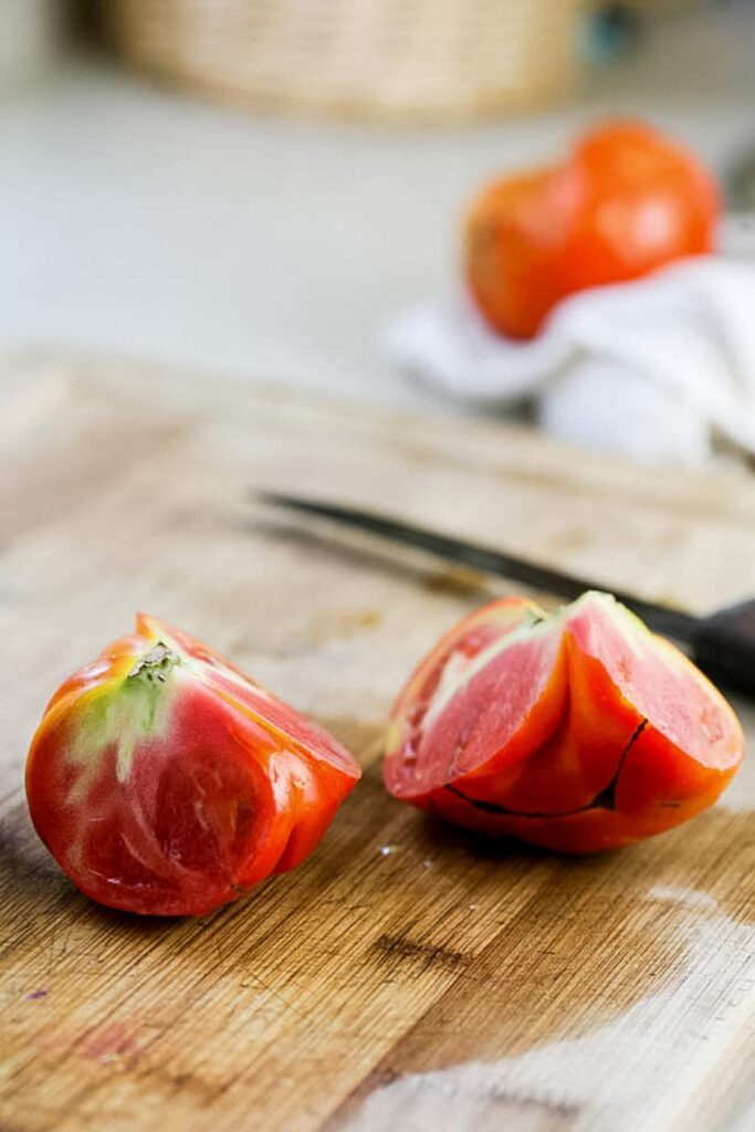 preparing tomatoes for freezing